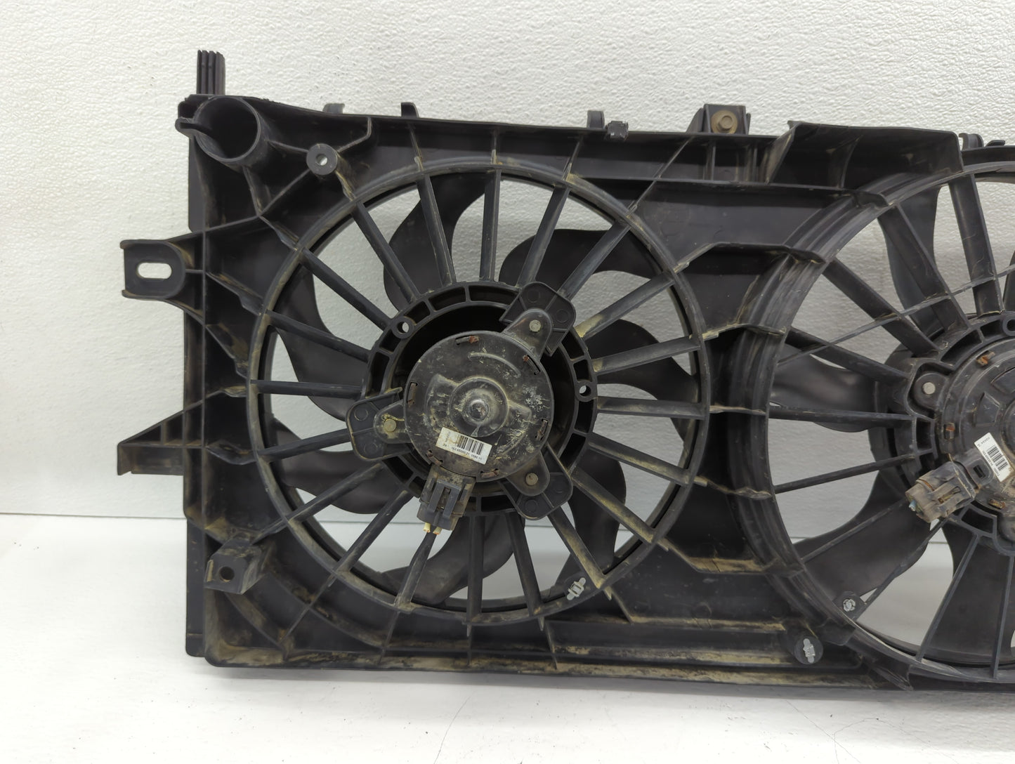 2006-2011 Chevrolet Impala Left Radiator Fan Motor Assembly Black - Oemusedautoparts1.com