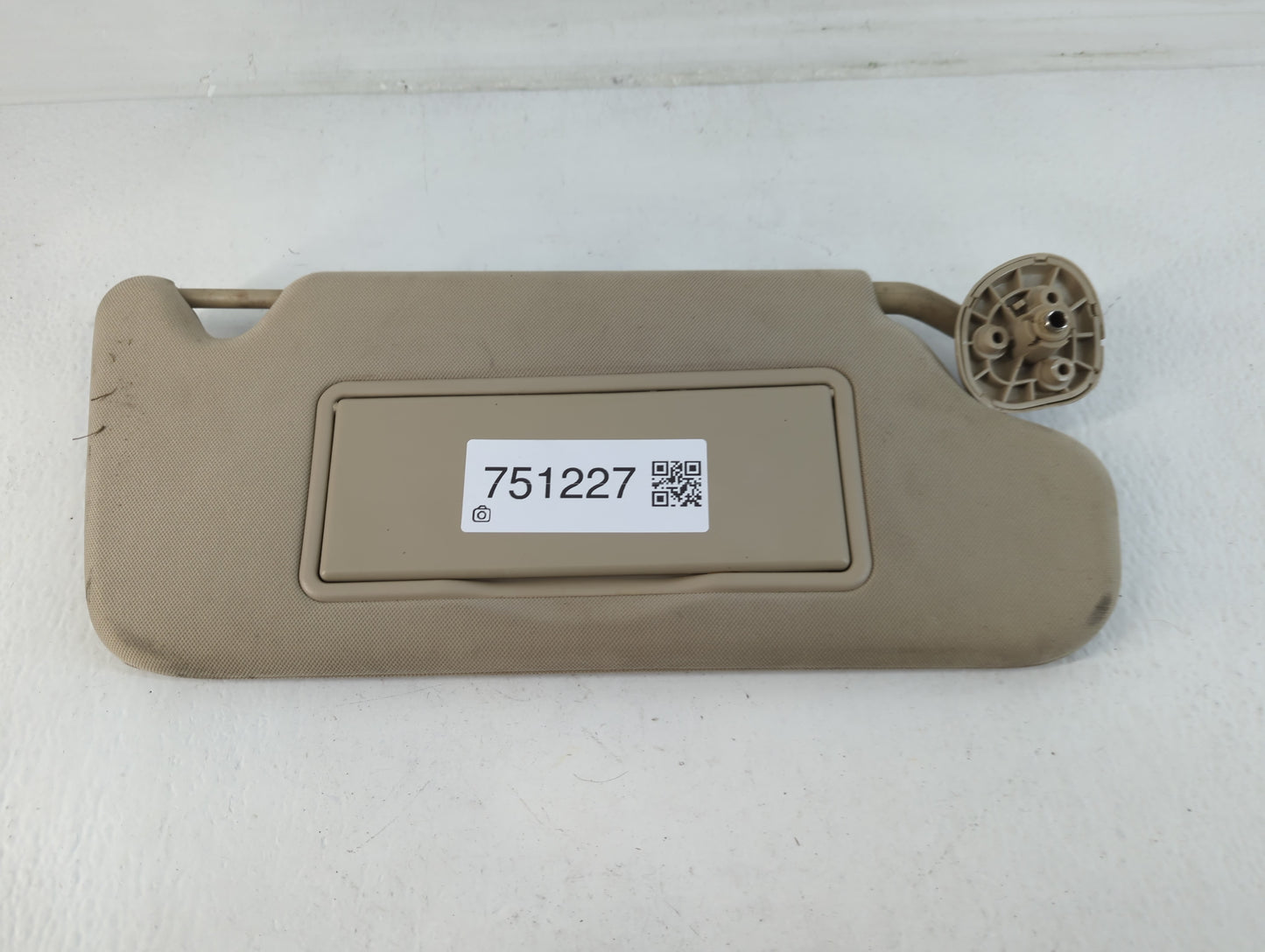 2006-2016 Chevrolet Impala Sun Visor Shade Replacement Passenger Right Mirror Fits OEM Used Auto Parts - Oemusedautoparts1.c