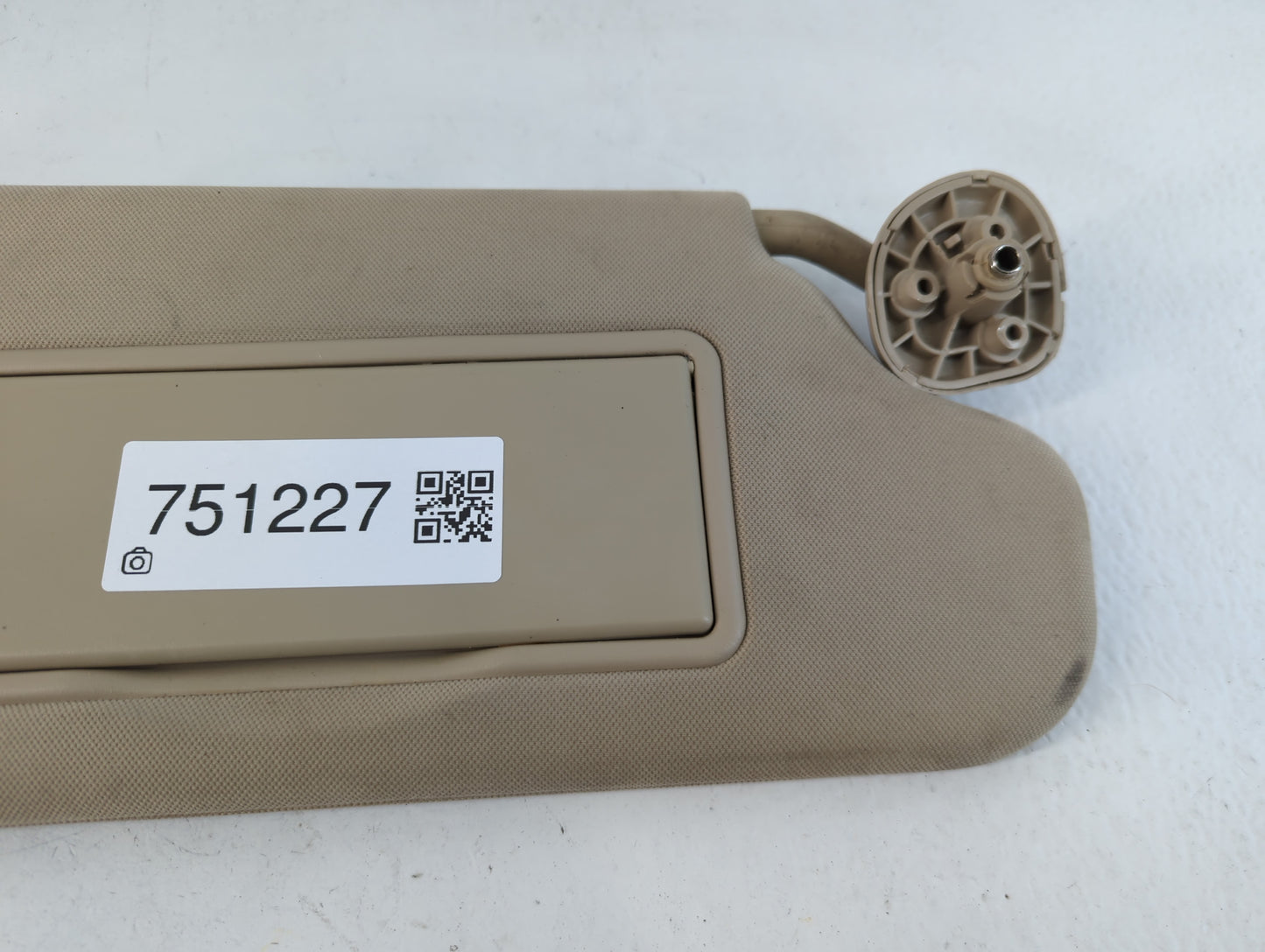 2006-2016 Chevrolet Impala Sun Visor Shade Replacement Passenger Right Mirror Fits OEM Used Auto Parts - Oemusedautoparts1.c