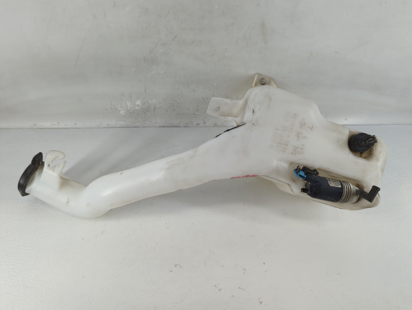 2006-2016 Chevrolet Impala Windshield Washer Fluid Reservoir Bottle Oem - Oemusedautoparts1.com