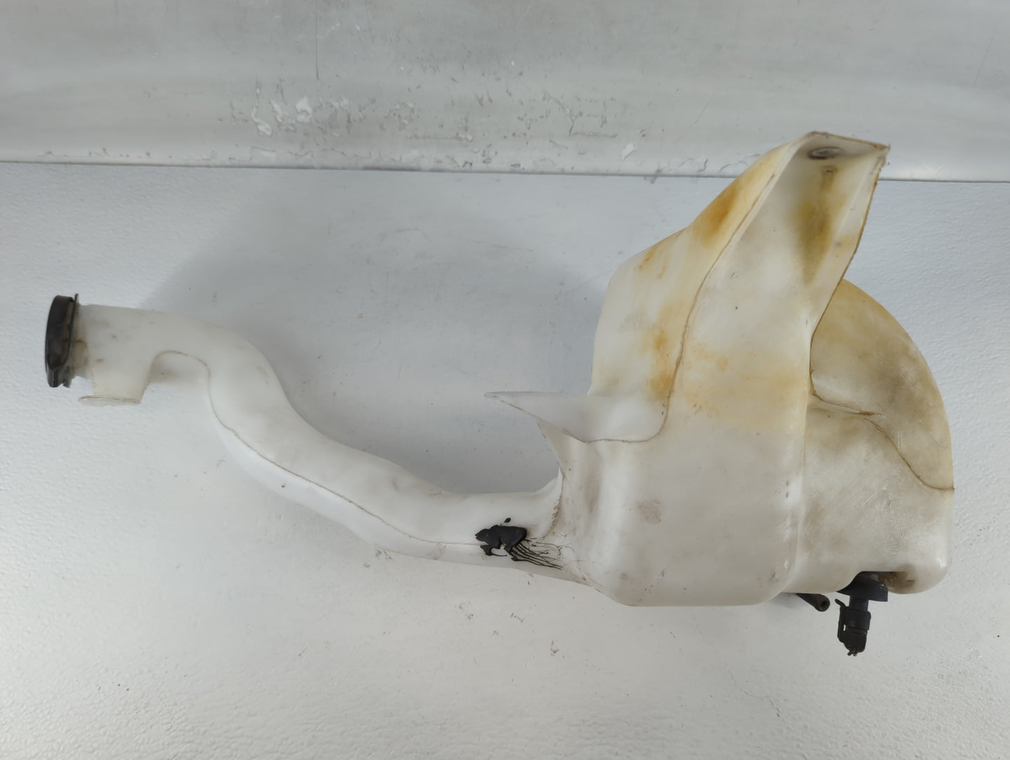 2006-2016 Chevrolet Impala Windshield Washer Fluid Reservoir Bottle Oem - Oemusedautoparts1.com