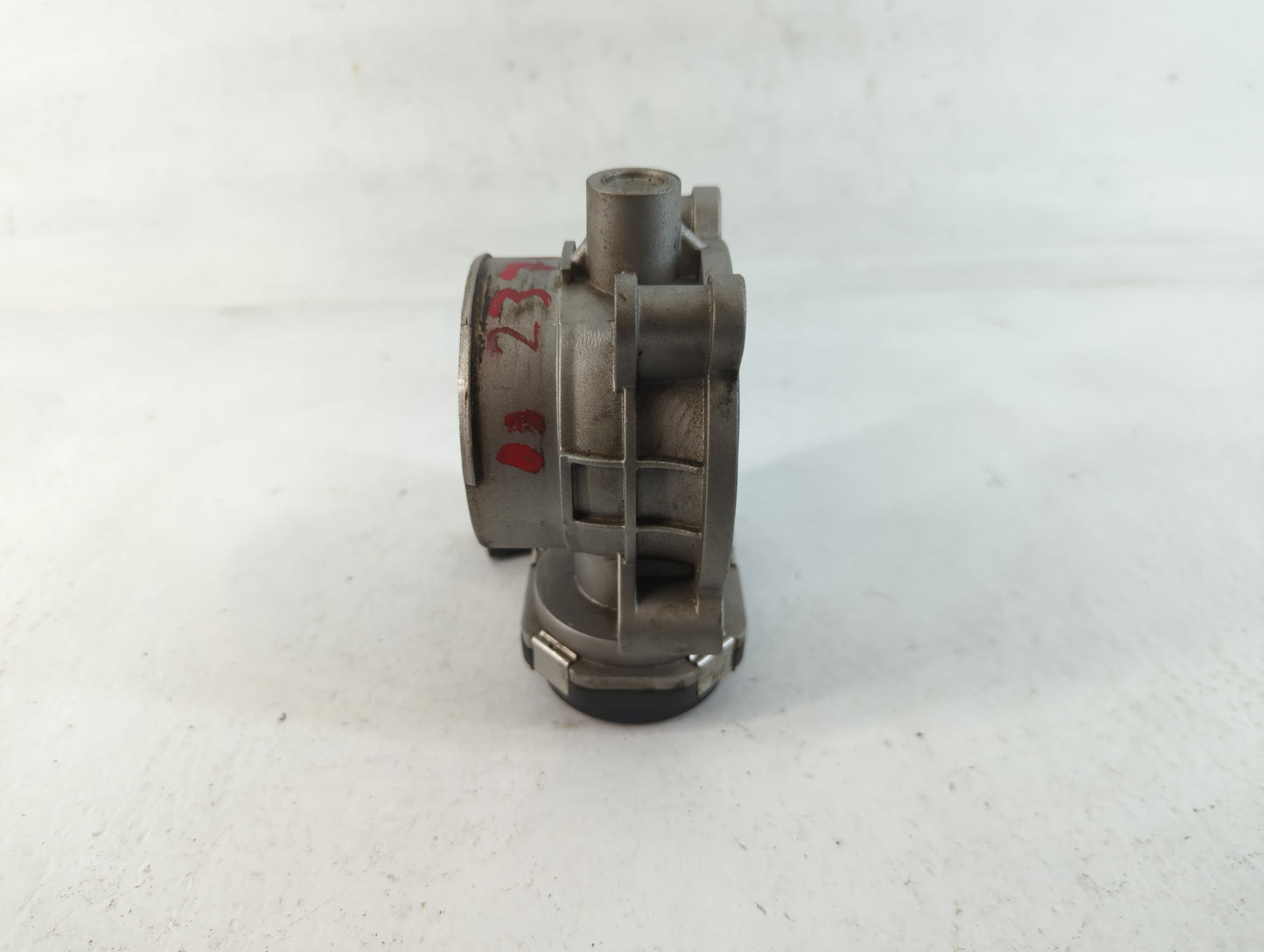 2006-2011 Chevrolet Impala Throttle Body P/N:2119 315, TB1010 Fits Fits 2006 2007 2008 2009 2010 2011 OEM Used Auto Parts - 