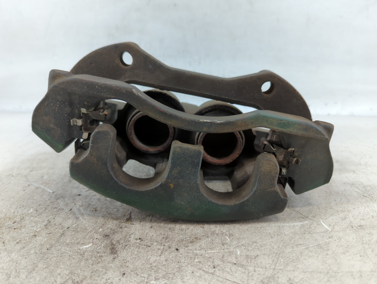 2006-2016 Chevrolet Impala Front Driver Left Brake Caliper 775111 - Oemusedautoparts1.com