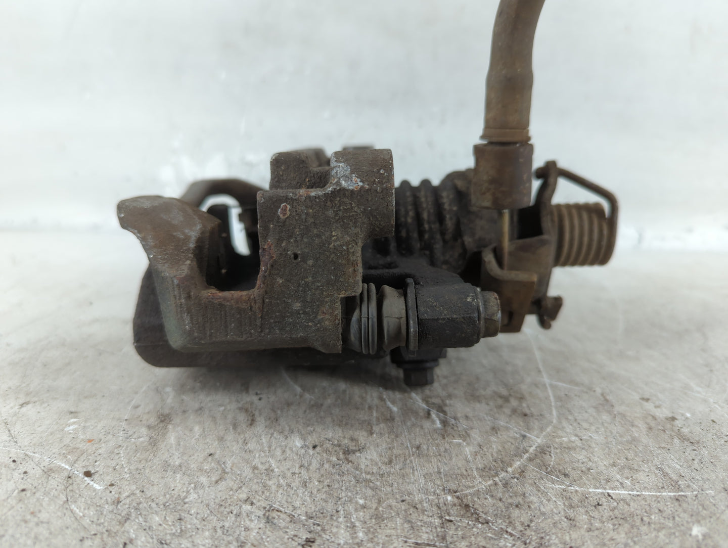 2010-2016 Chevrolet Impala Front Driver Left Brake Caliper - Oemusedautoparts1.com