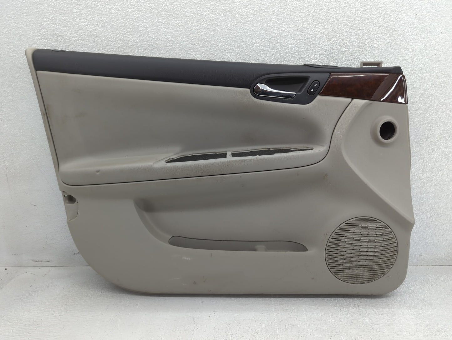 2011 Chevrolet Impala Front Left Driver Interior Door Panel Trim - Oemusedautoparts1.com
