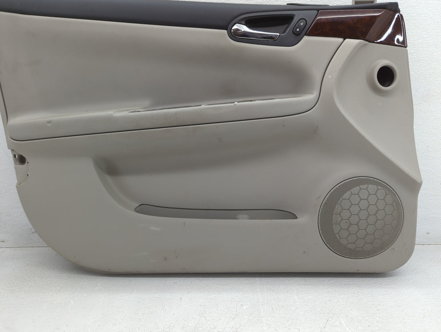 2011 Chevrolet Impala Front Left Driver Interior Door Panel Trim - Oemusedautoparts1.com