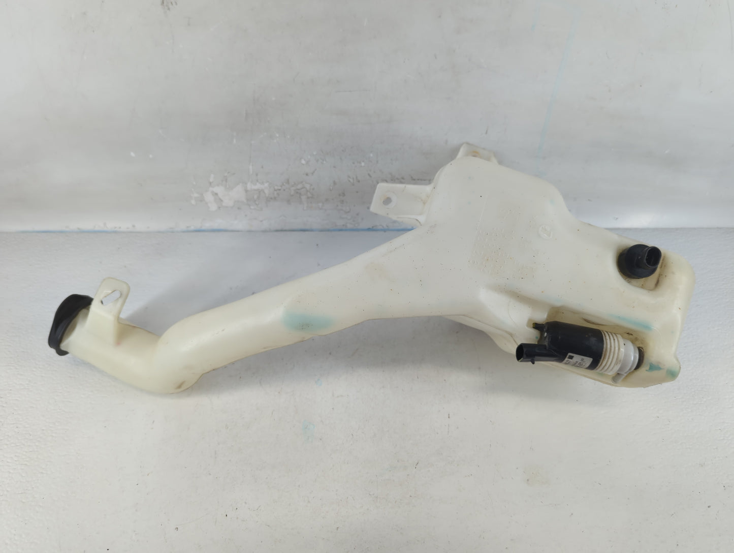 2006-2016 Chevrolet Impala Windshield Washer Fluid Reservoir Bottle Oem - Oemusedautoparts1.com