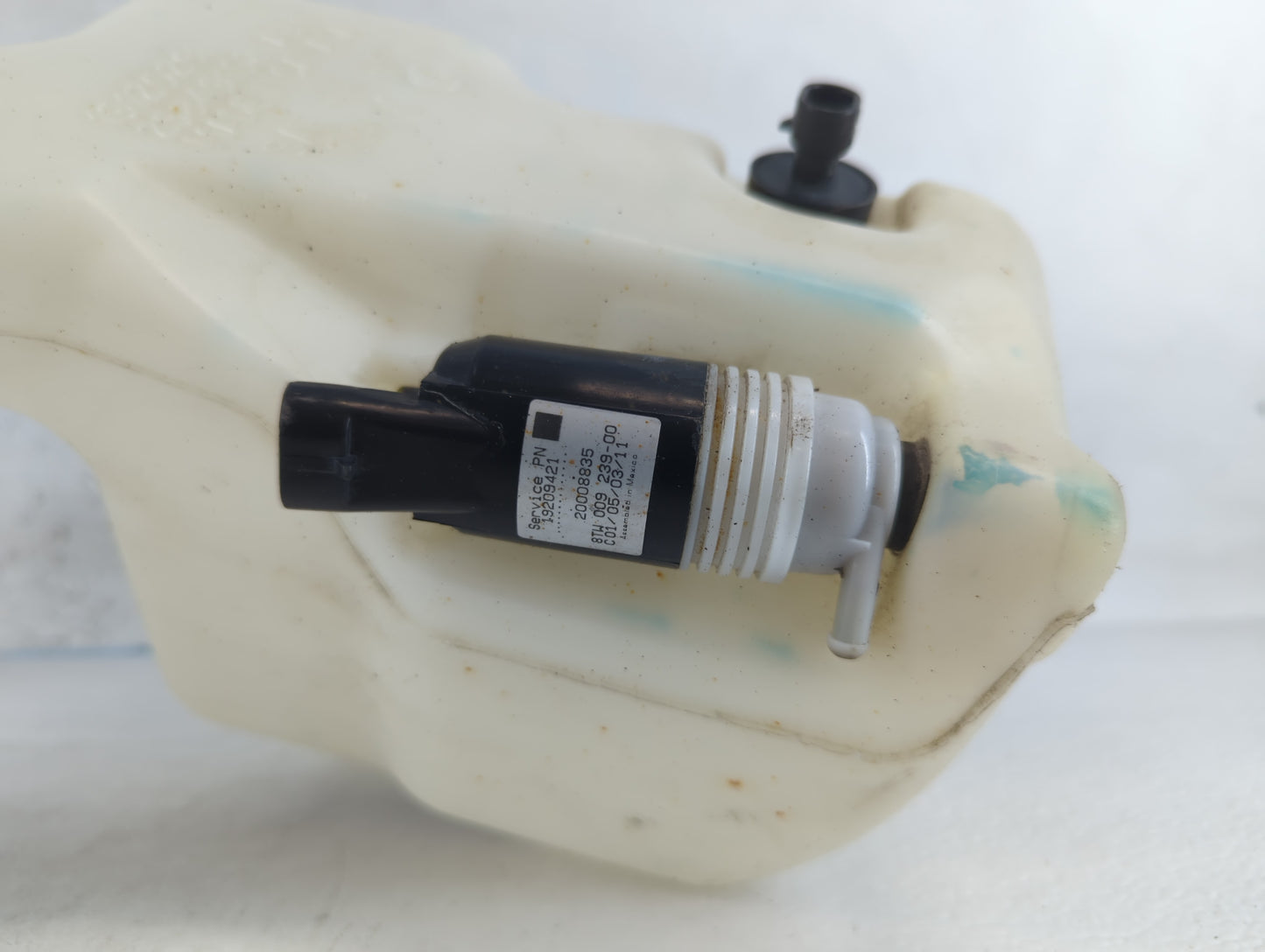 2006-2016 Chevrolet Impala Windshield Washer Fluid Reservoir Bottle Oem - Oemusedautoparts1.com