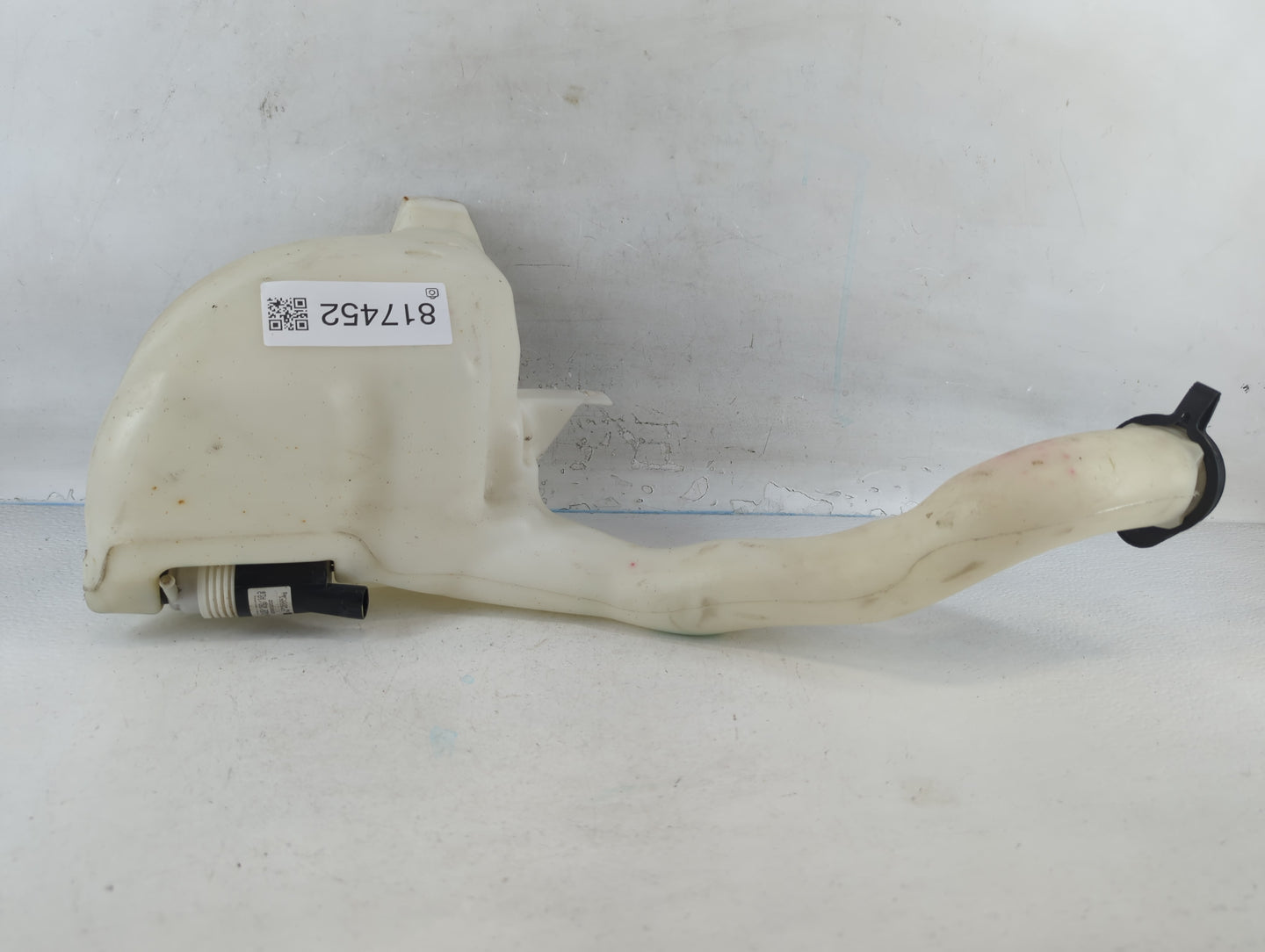 2006-2016 Chevrolet Impala Windshield Washer Fluid Reservoir Bottle Oem - Oemusedautoparts1.com