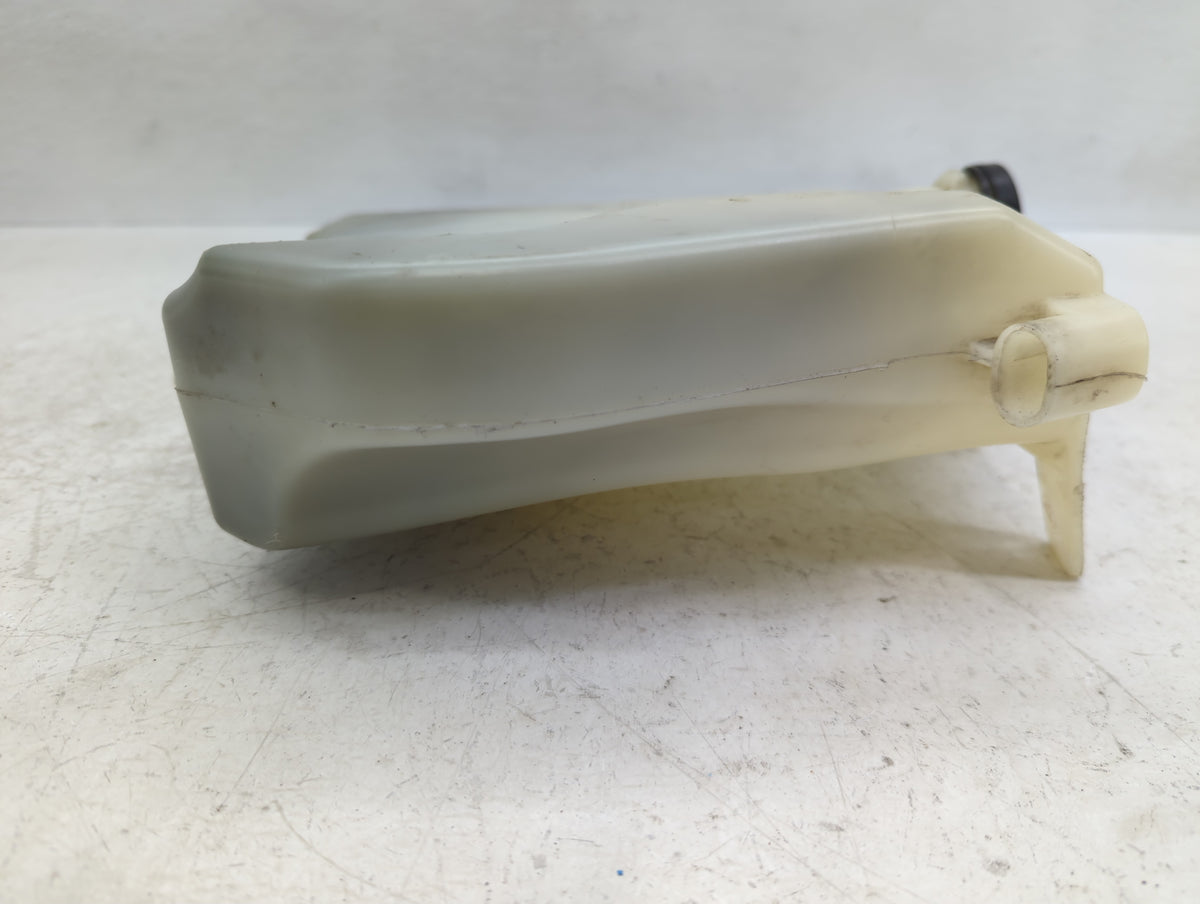 2011 Chevrolet Impala Radiator Coolant Overflow Expansion Tank Bottle 863316 - Oemusedautoparts1.com