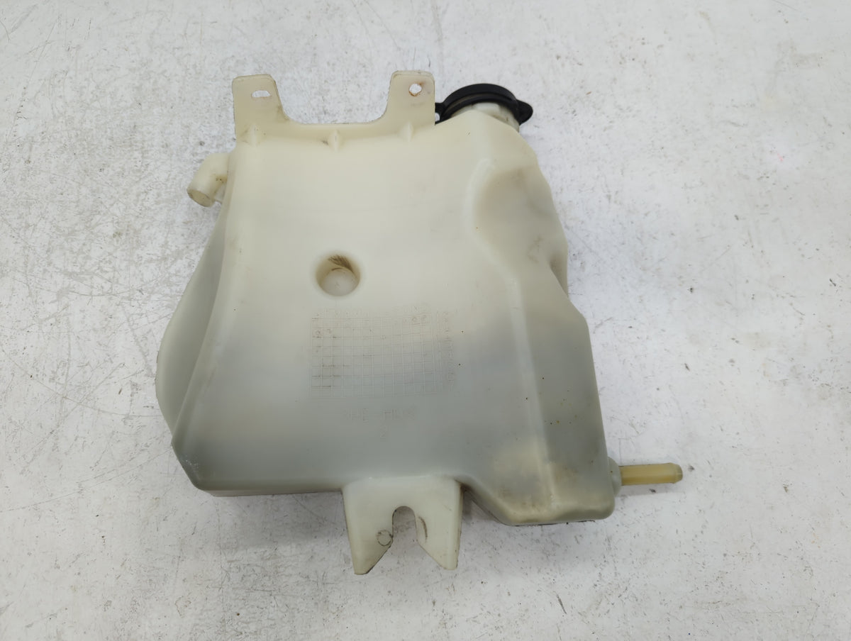 2011 Chevrolet Impala Radiator Coolant Overflow Expansion Tank Bottle 863316 - Oemusedautoparts1.com