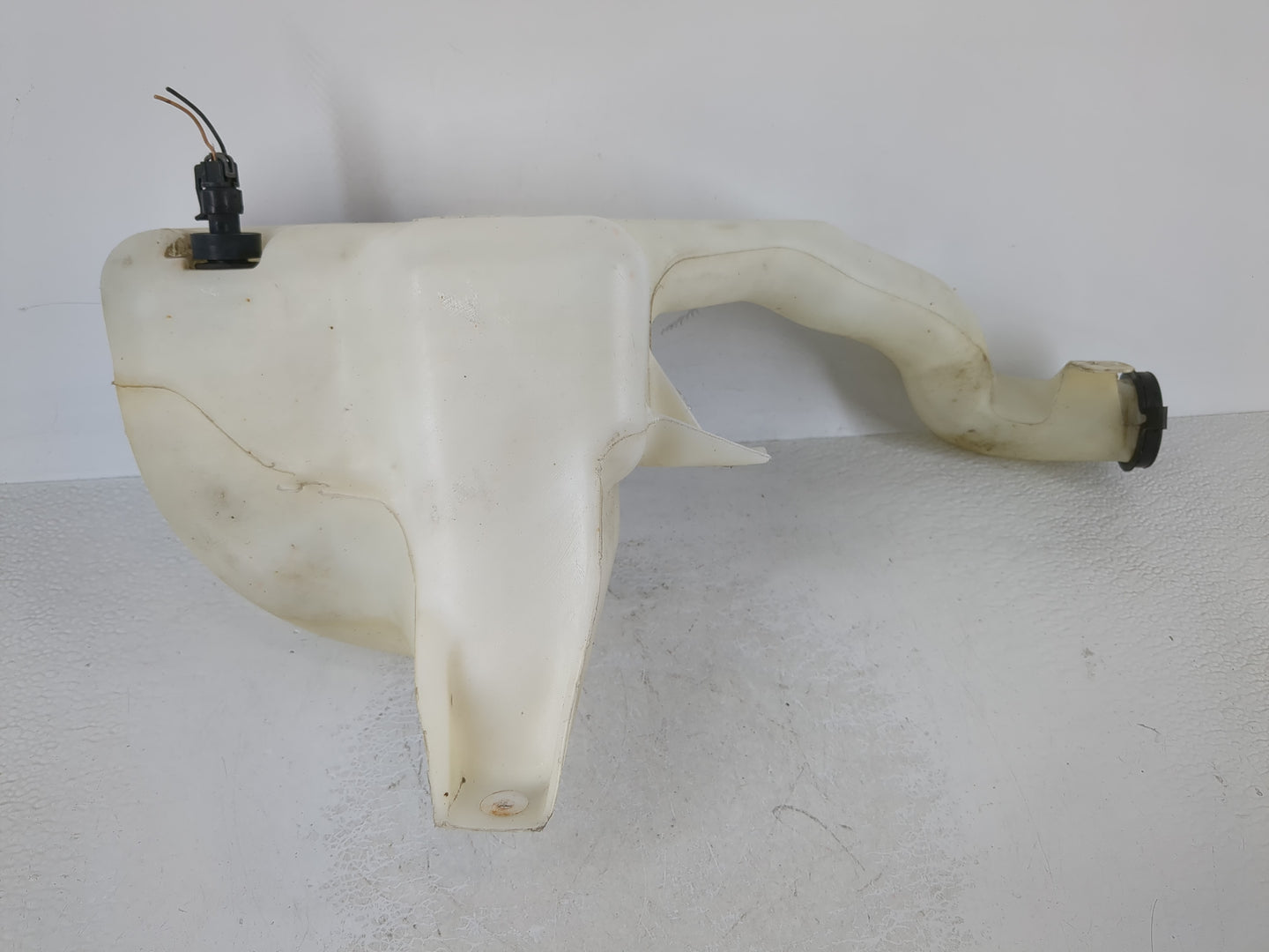 2006-2016 Chevrolet Impala Windshield Washer Fluid Reservoir Bottle Oem - Oemusedautoparts1.com