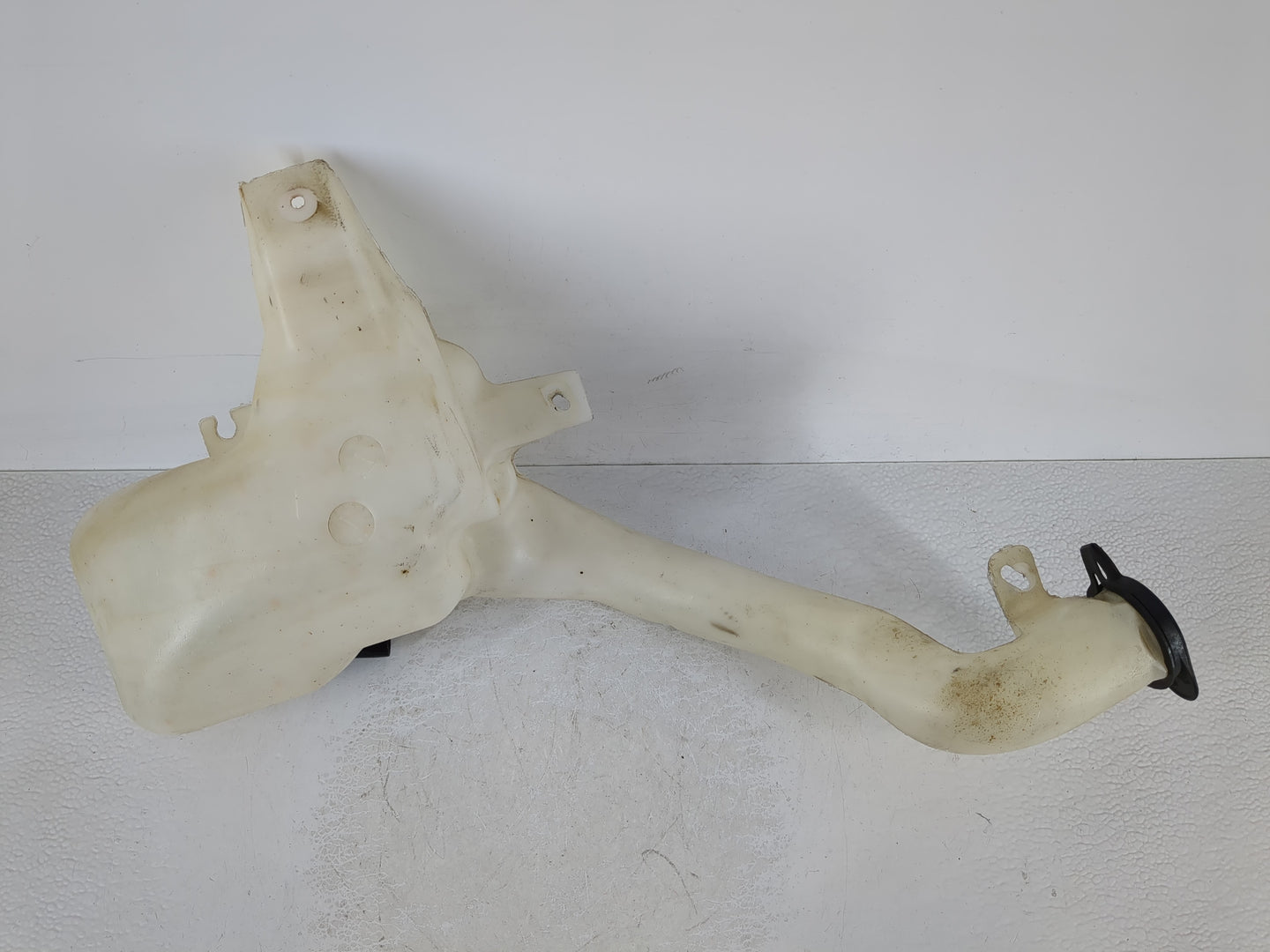 2006-2016 Chevrolet Impala Windshield Washer Fluid Reservoir Bottle Oem - Oemusedautoparts1.com
