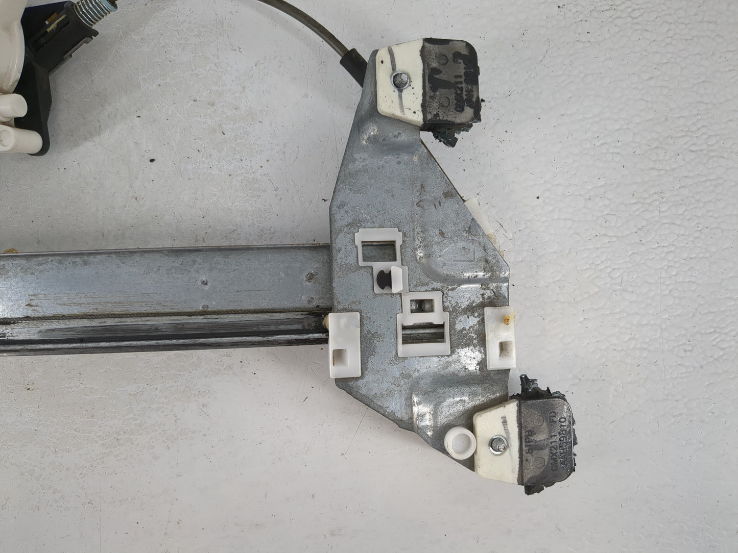 2010-2016 Chevrolet Impala Window Regulator Passenger Front 967049 - Oemusedautoparts1.com