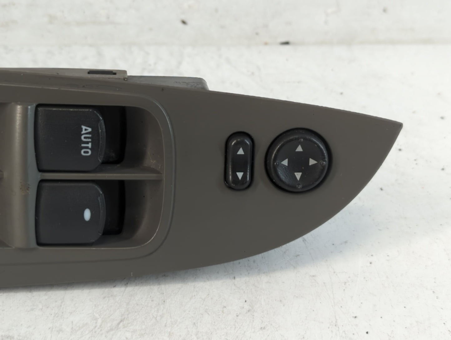2010-2011 Chevrolet Malibu Master Power Window Switch Replacement Driver Side Left P/N:1670 B1 20807220 Fits Fits 2010 2011 