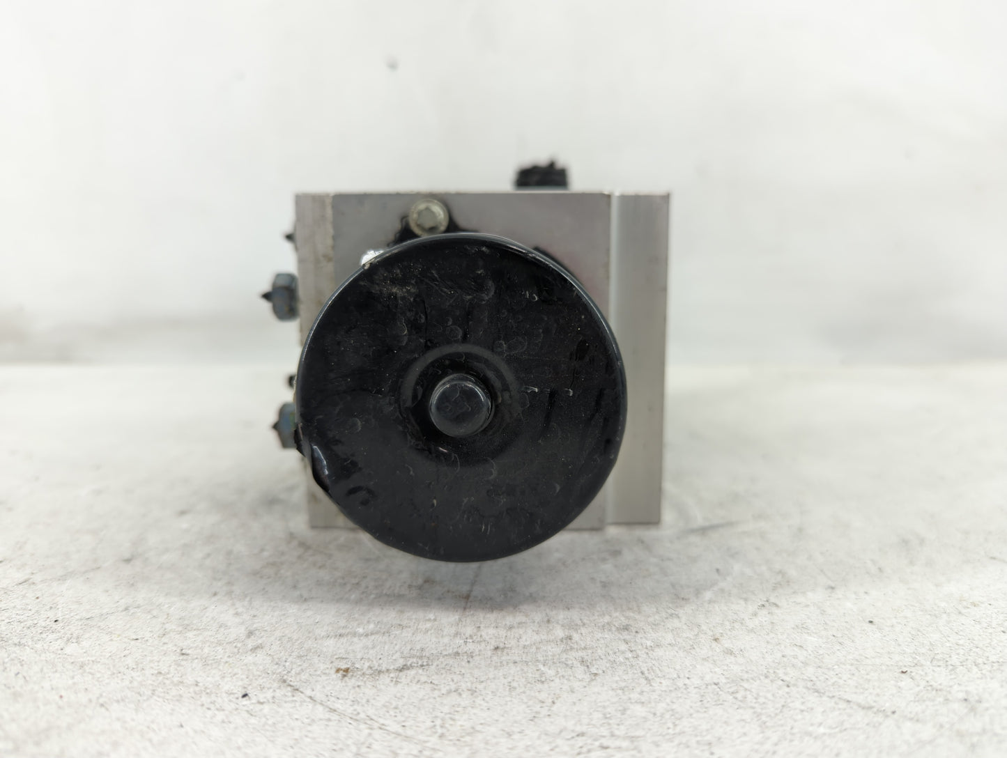 2011 Chevrolet Malibu ABS Pump Control Module Replacement P/N:20908731 Fits OEM Used Auto Parts - Oemusedautoparts1.com