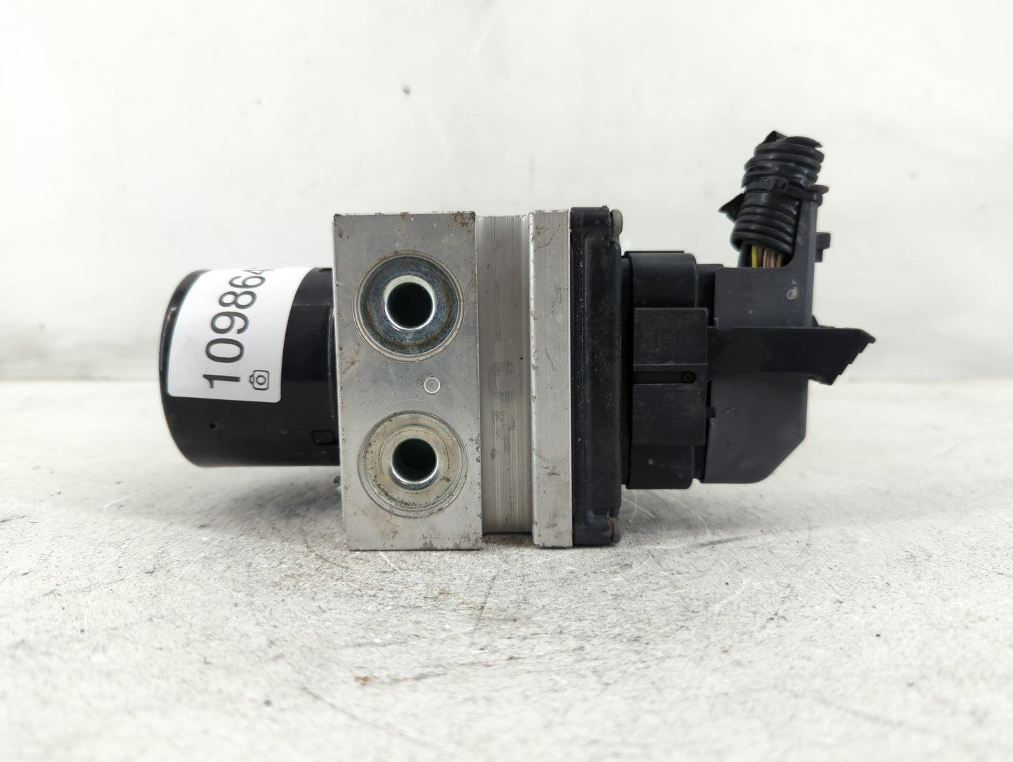 2011 Chevrolet Malibu ABS Pump Control Module Replacement P/N:20908731 Fits OEM Used Auto Parts - Oemusedautoparts1.com