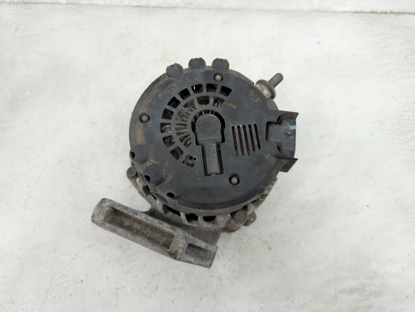 2008-2012 Chevrolet Malibu Alternator Replacement Generator Charging Assembly Engine OEM Fits Fits 2008 2009 2010 2011 2012 