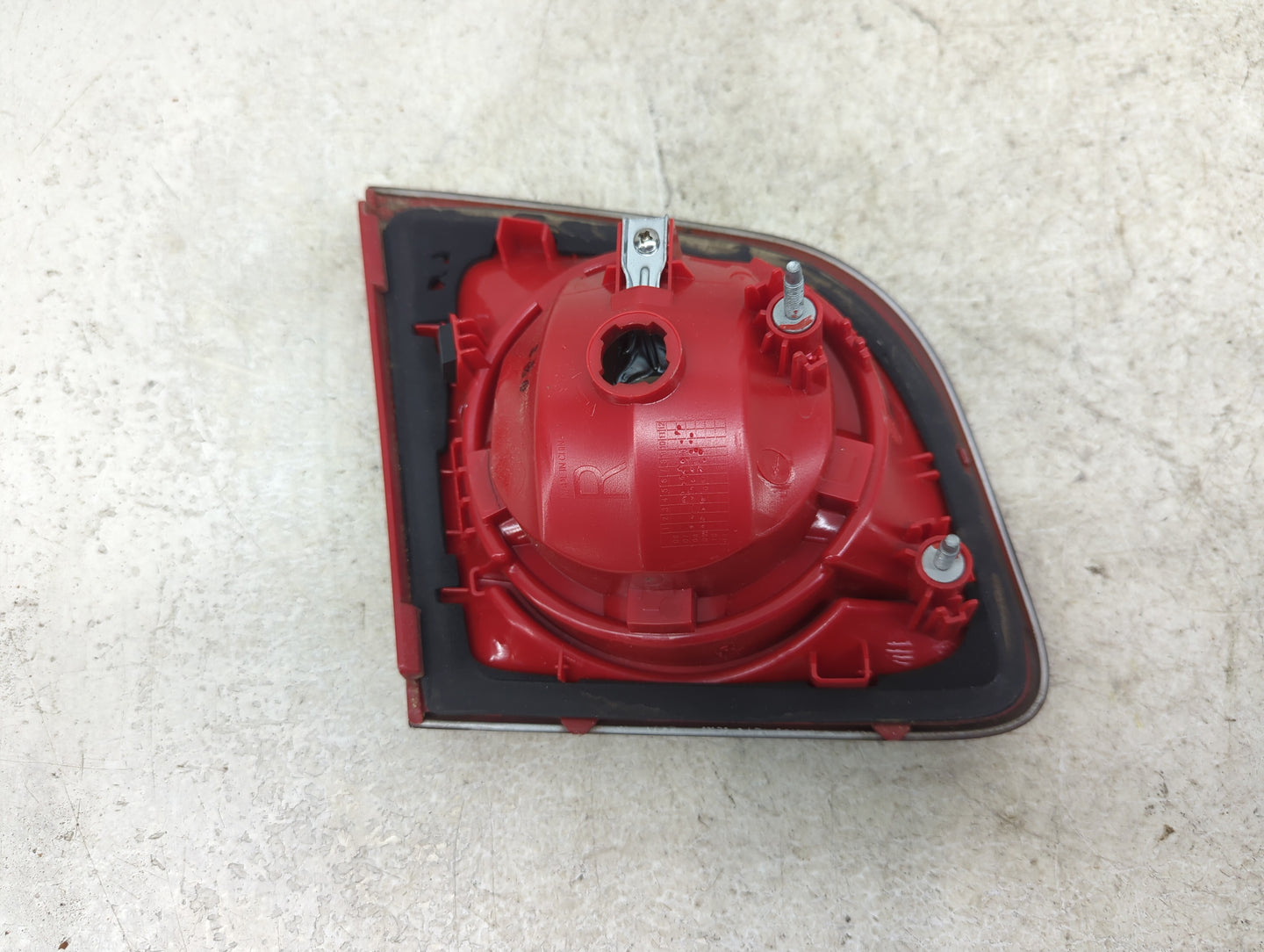 2008 Chevrolet Malibu Passenger Right Side Deck Lid Mounted Tail Light - Oemusedautoparts1.com