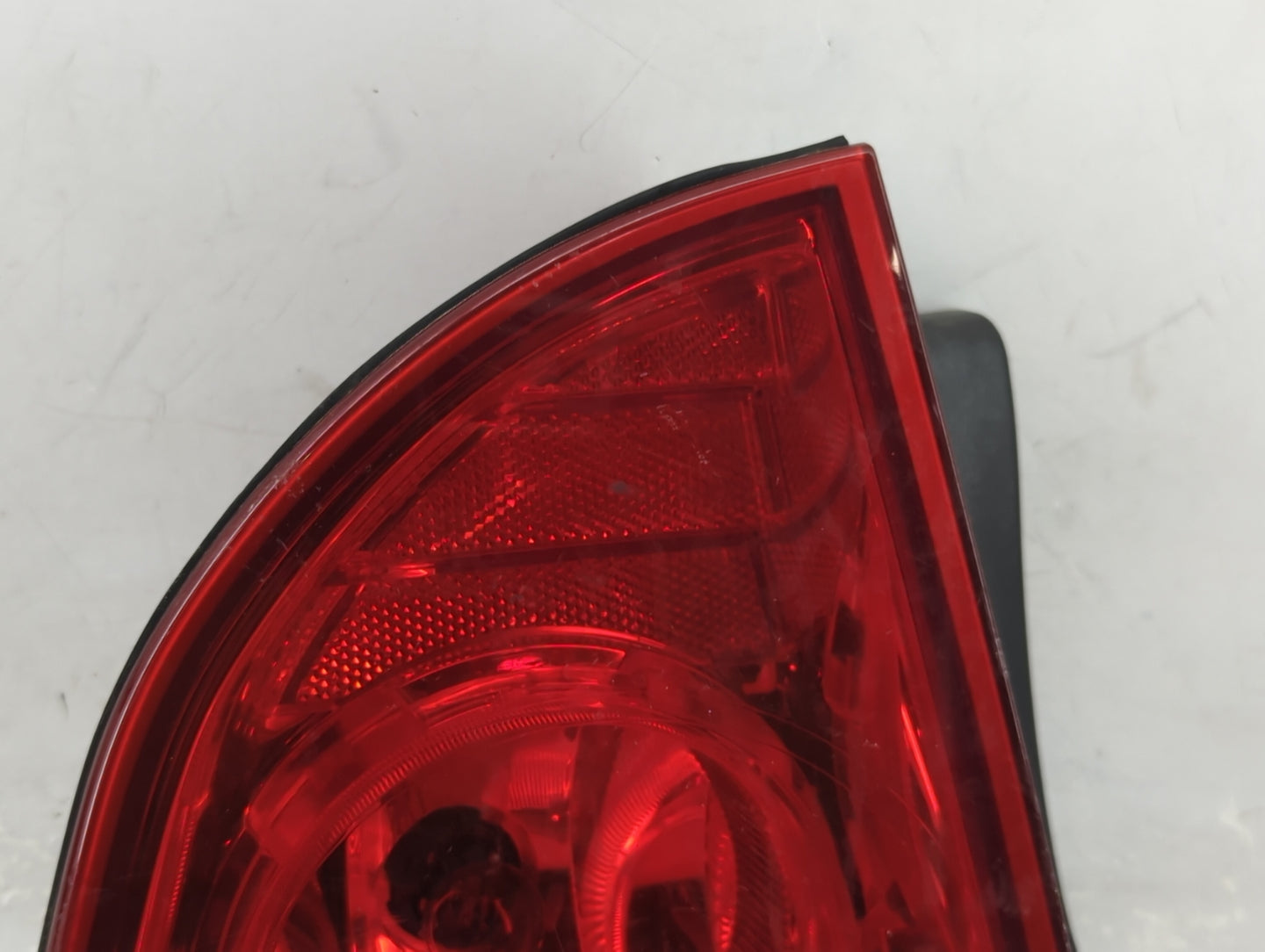 2008-2012 Chevrolet Malibu Tail Light Assembly Driver Left OEM Fits Fits 2008 2009 2010 2011 2012 OEM Used Auto Parts - Oemu