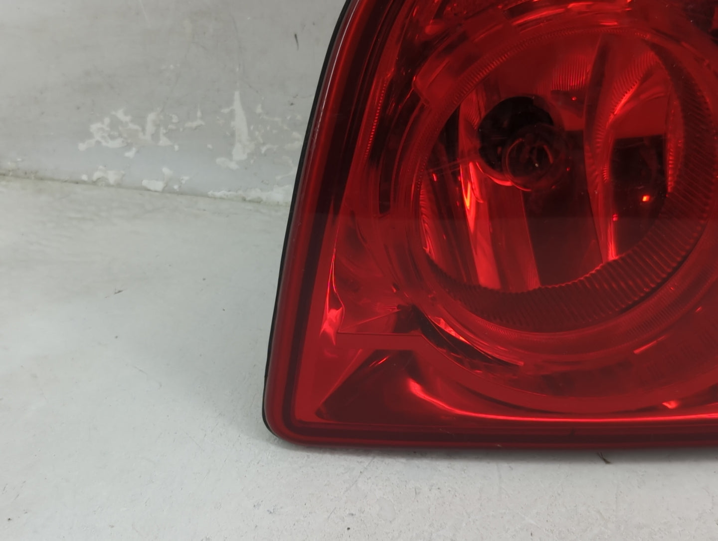 2008-2012 Chevrolet Malibu Tail Light Assembly Driver Left OEM Fits Fits 2008 2009 2010 2011 2012 OEM Used Auto Parts - Oemu