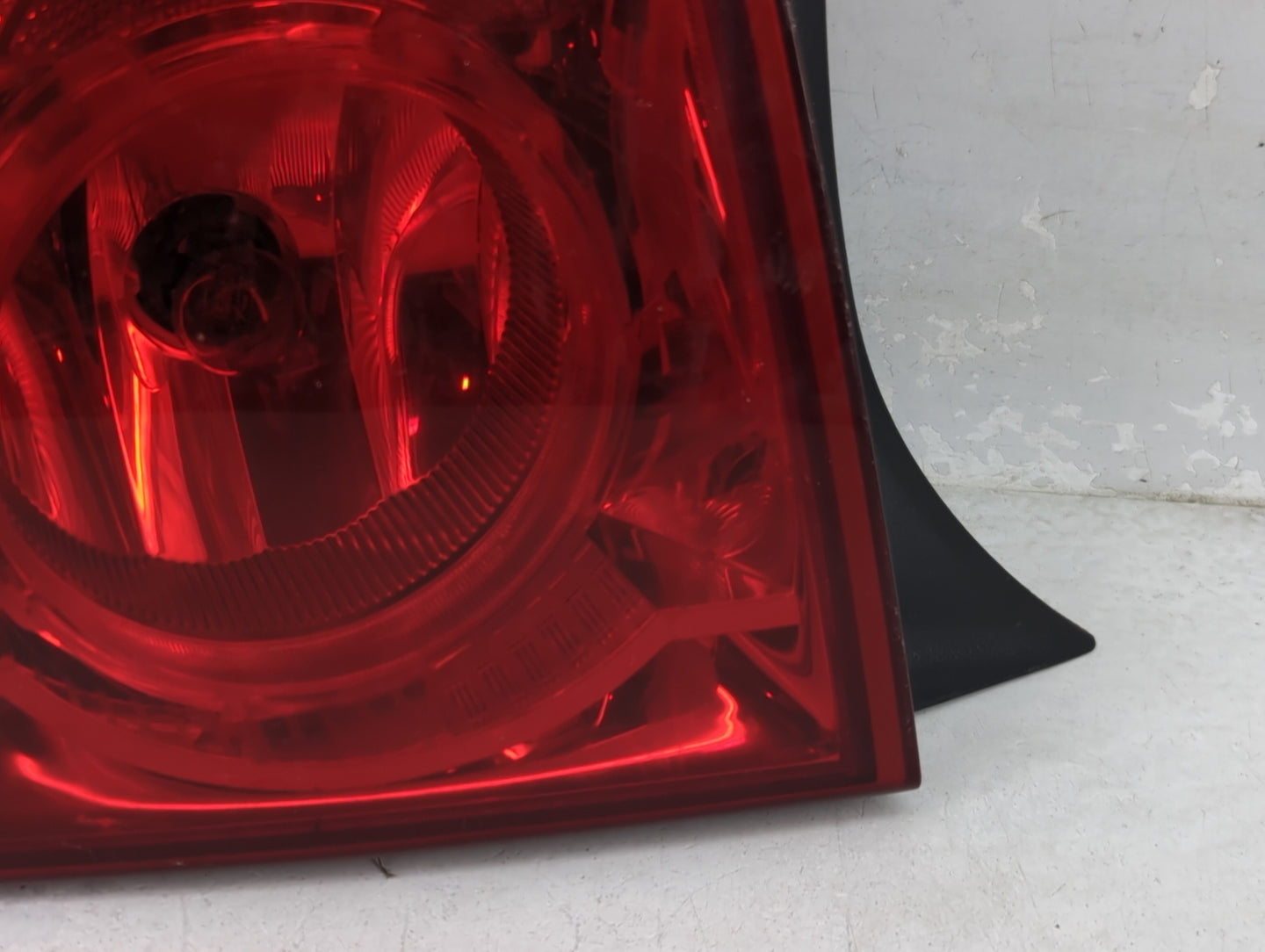 2008-2012 Chevrolet Malibu Tail Light Assembly Driver Left OEM Fits Fits 2008 2009 2010 2011 2012 OEM Used Auto Parts - Oemu