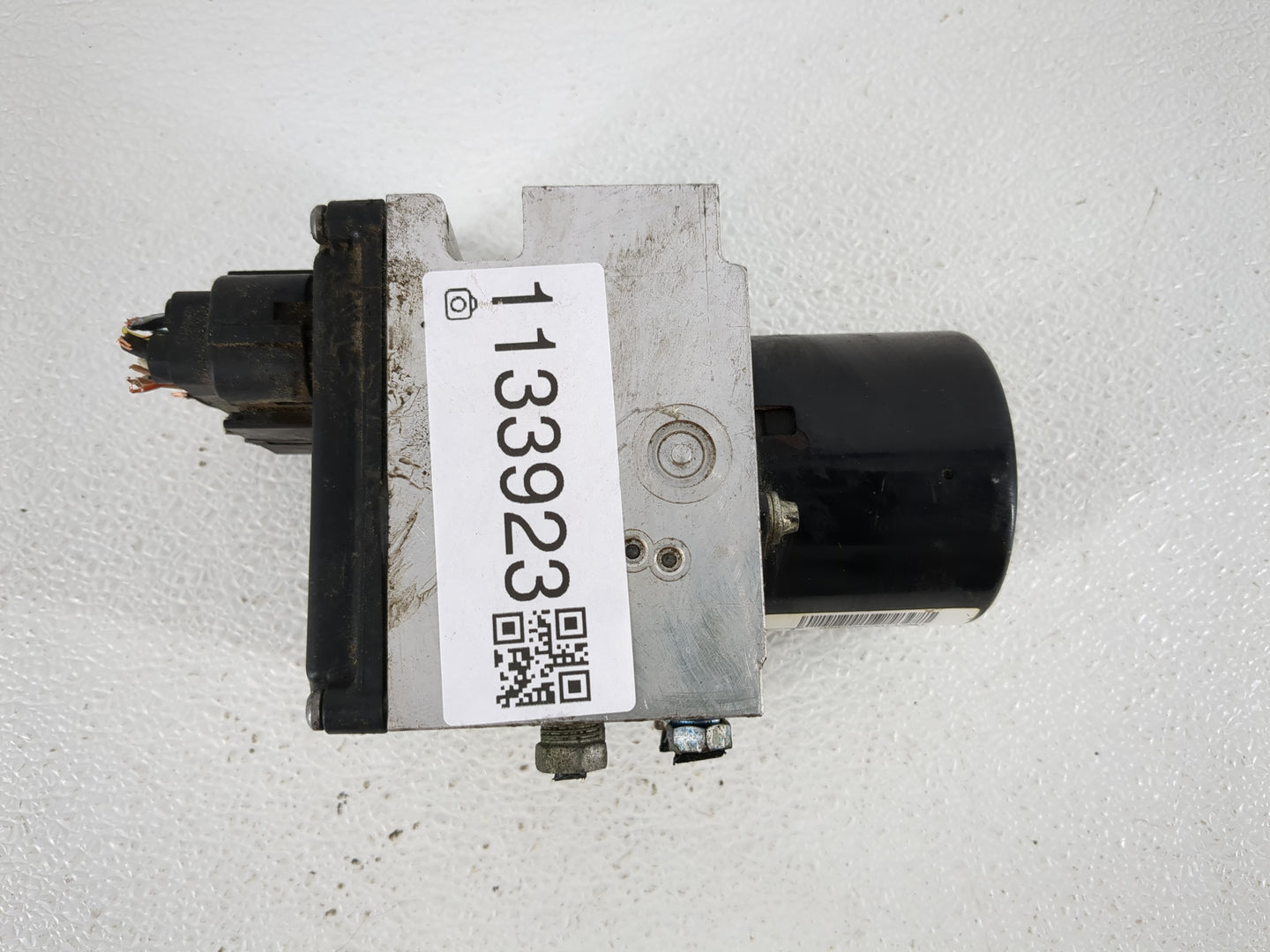 2011 Chevrolet Malibu ABS Pump Control Module Replacement P/N:20908731 Fits OEM Used Auto Parts - Oemusedautoparts1.com