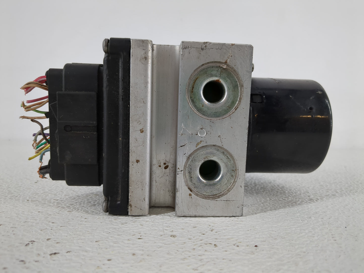 2011 Chevrolet Malibu ABS Pump Control Module Replacement P/N:20908731 Fits OEM Used Auto Parts - Oemusedautoparts1.com