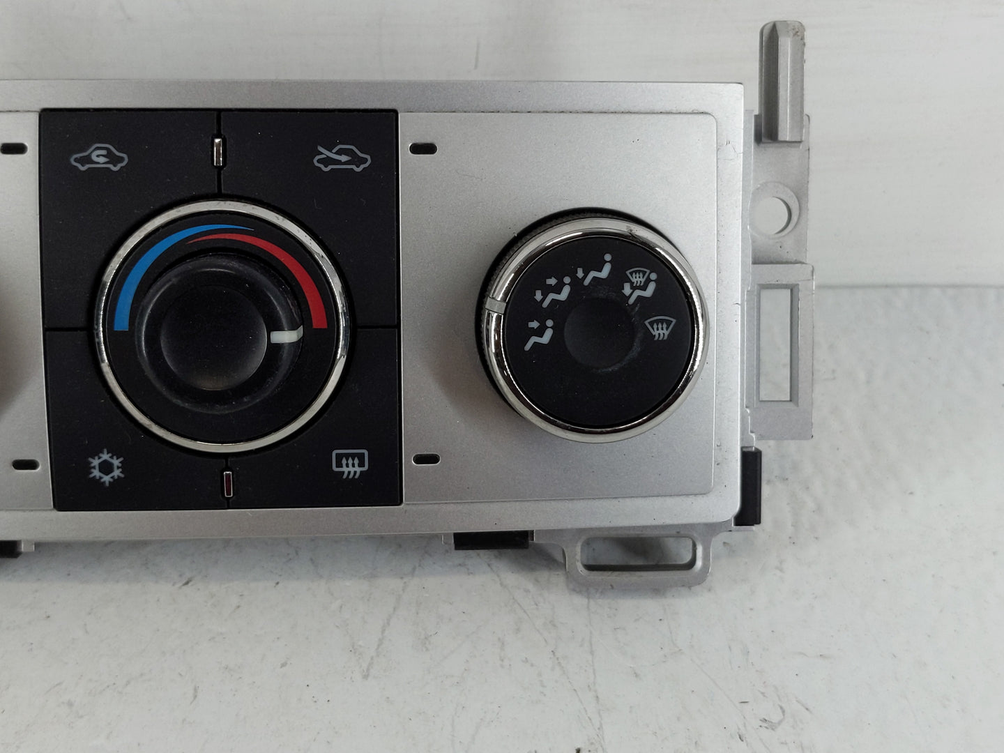 2008-2012 Chevrolet Malibu Climate Control Module Temperature AC/Heater Replacement P/N:28251428 Fits OEM Used Auto Parts - 