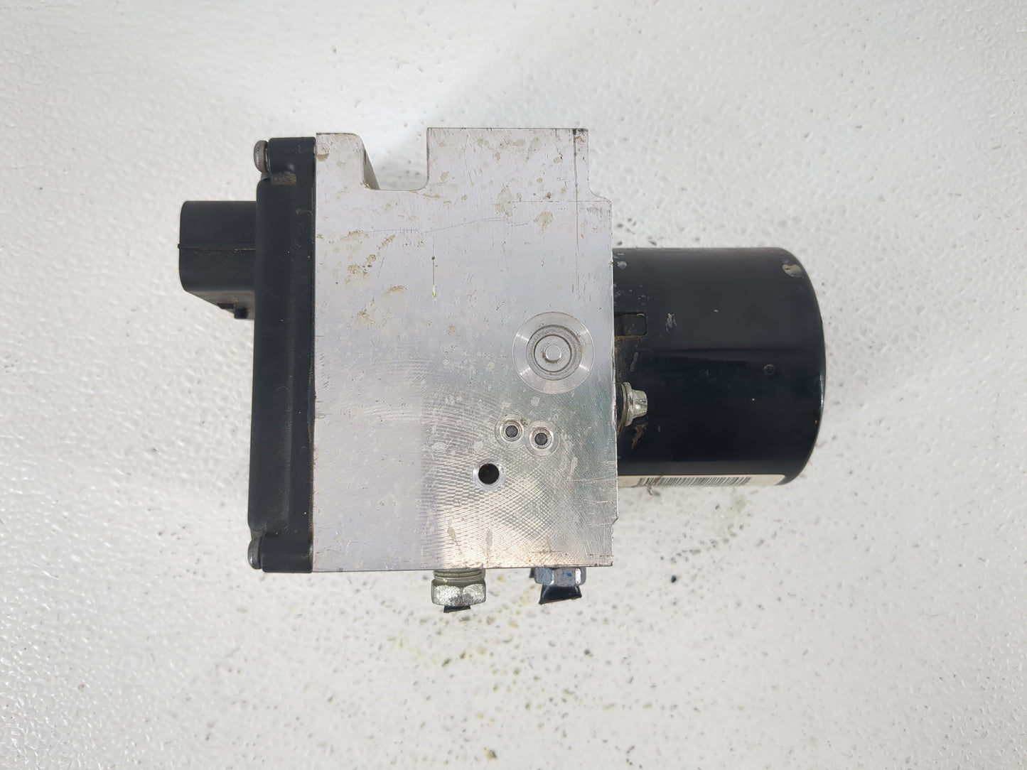 2011 Chevrolet Malibu ABS Pump Control Module Replacement P/N:20908731 Fits OEM Used Auto Parts - Oemusedautoparts1.com