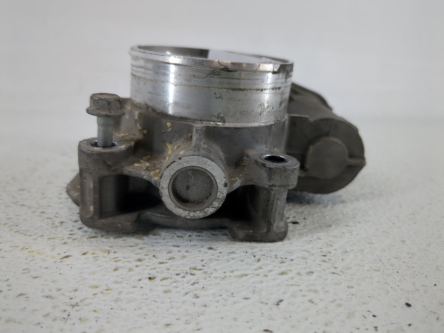2011 Chevrolet Malibu Throttle Body P/N:1390AA 186AA Fits OEM Used Auto Parts - Oemusedautoparts1.com