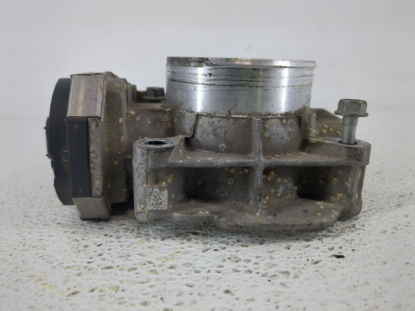 2011 Chevrolet Malibu Throttle Body P/N:1390AA 186AA Fits OEM Used Auto Parts - Oemusedautoparts1.com