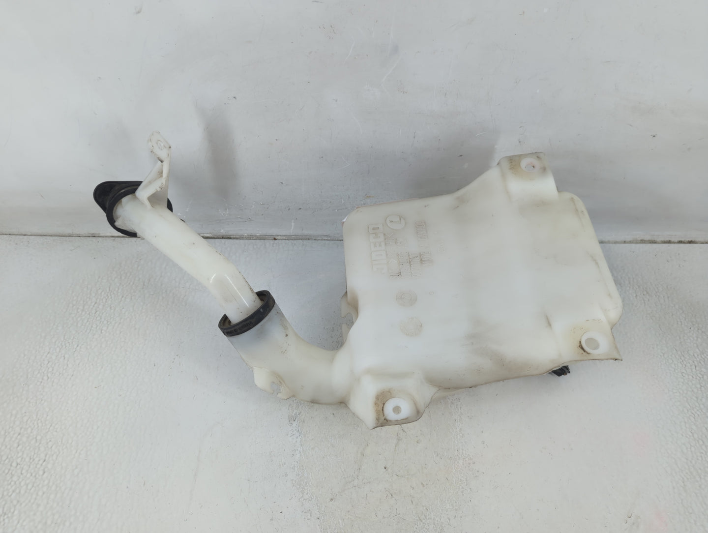 2008-2012 Chevrolet Malibu Windshield Washer Fluid Reservoir Bottle Oem - Oemusedautoparts1.com