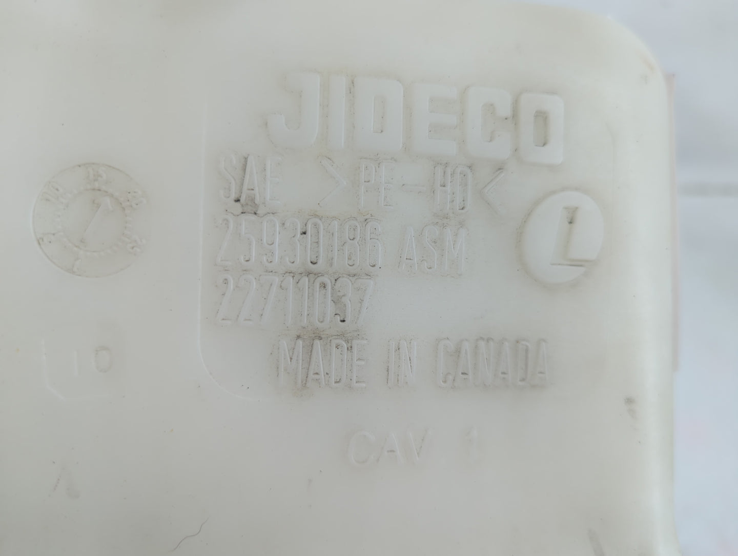 2008-2012 Chevrolet Malibu Windshield Washer Fluid Reservoir Bottle Oem - Oemusedautoparts1.com
