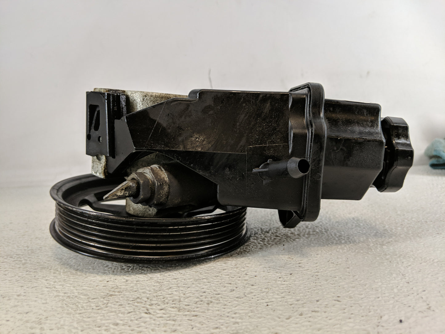 2008-2012 Chevrolet Malibu Power Steering Column Pump Oem - Oemusedautoparts1.com