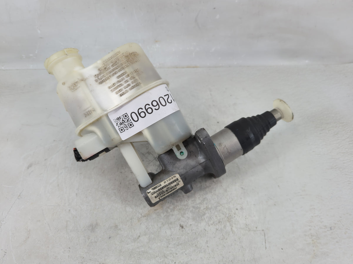 2008-2012 Chevrolet Malibu Brake Master Cylinder 1206990 - Oemusedautoparts1.com