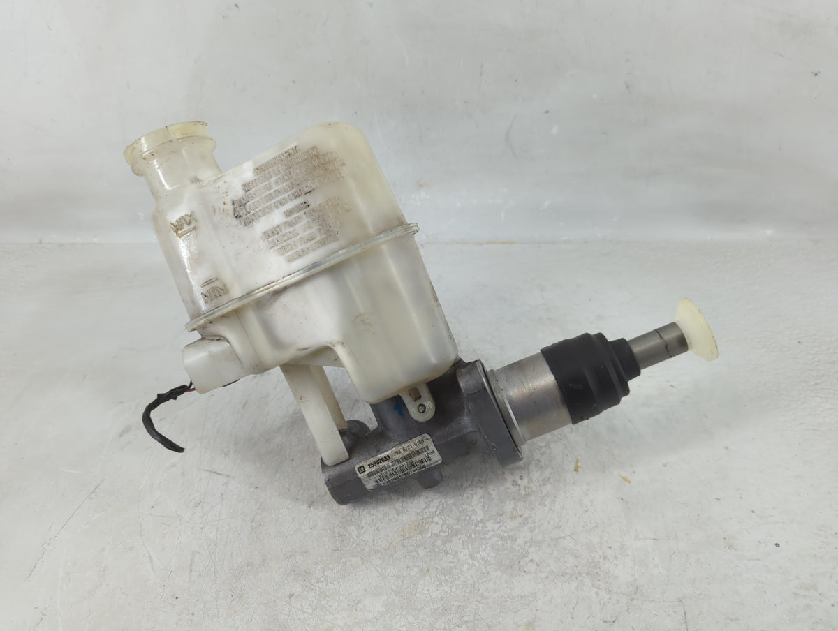 2008-2012 Chevrolet Malibu Brake Master Cylinder 1207001 - Oemusedautoparts1.com