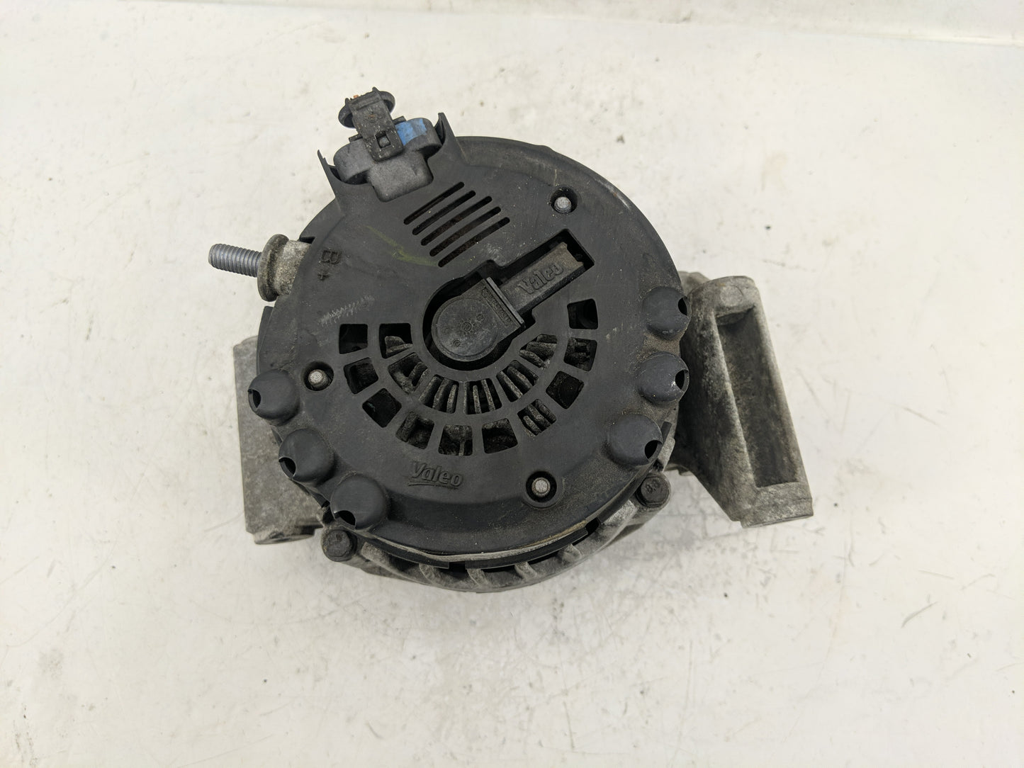 2008-2012 Chevrolet Malibu Alternator Replacement Generator Charging Assembly Engine OEM P/N:22762984 Fits OEM Used Auto Par