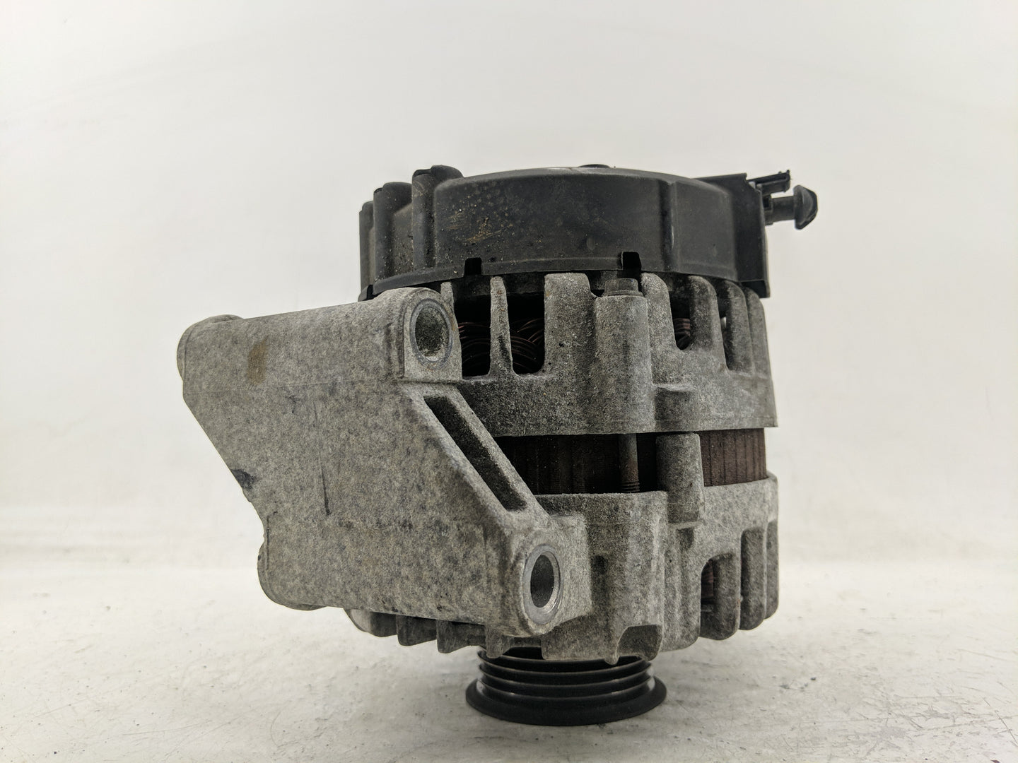 2008-2012 Chevrolet Malibu Alternator Replacement Generator Charging Assembly Engine OEM P/N:22762984 Fits OEM Used Auto Par