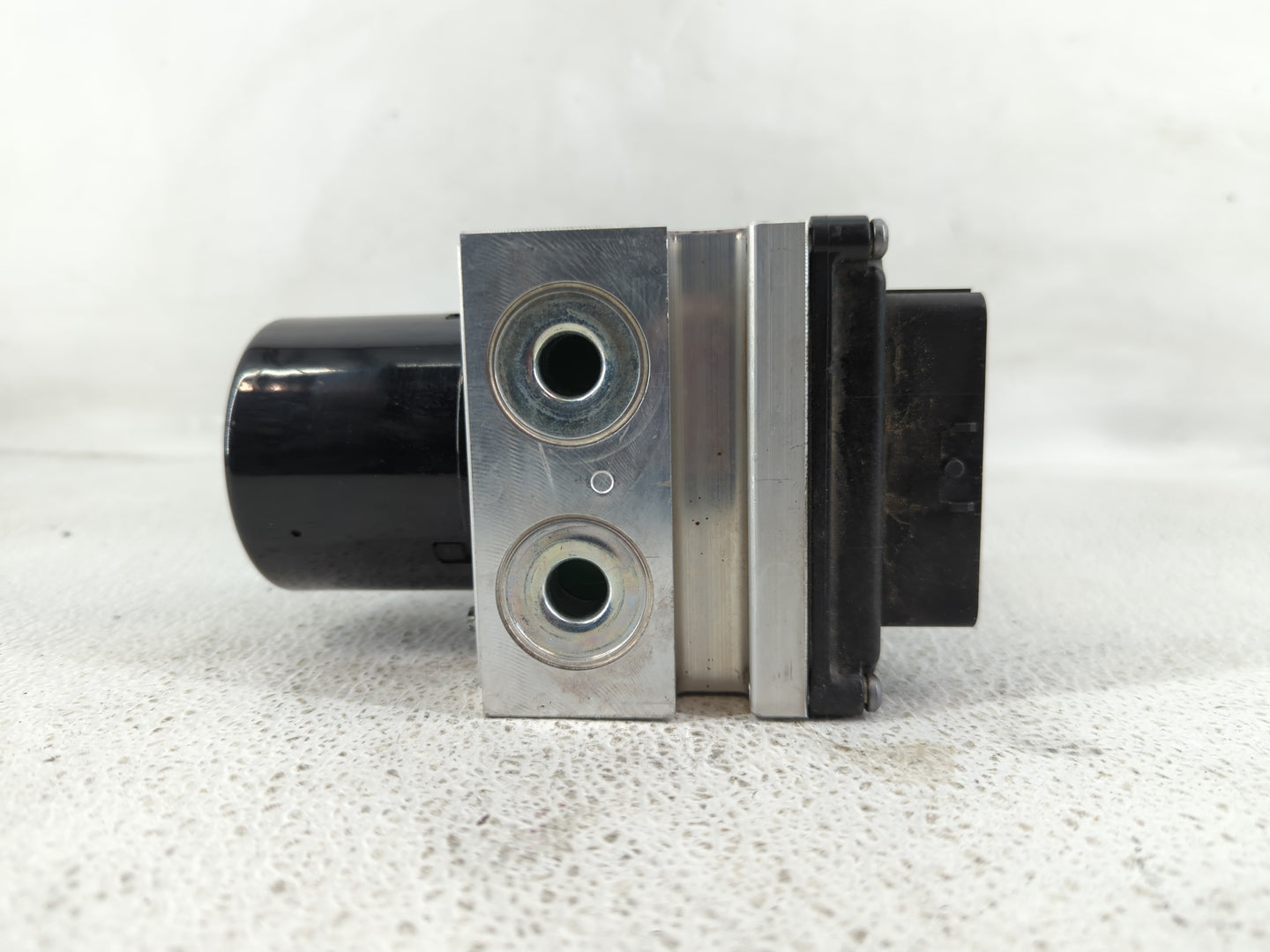 2011 Chevrolet Malibu ABS Pump Control Module Replacement P/N:20908731 Fits OEM Used Auto Parts - Oemusedautoparts1.com