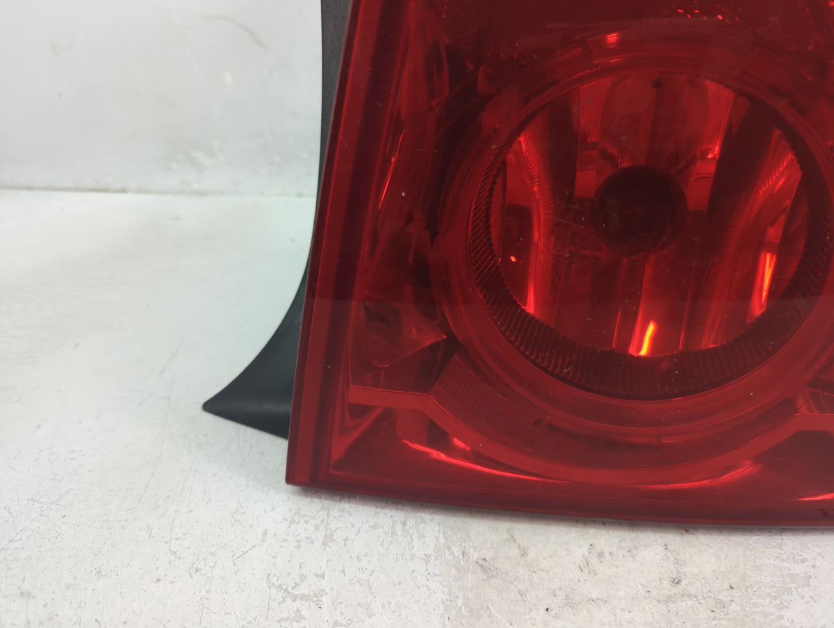 2008-2012 Chevrolet Malibu Tail Light Assembly Passenger Right OEM Fits Fits 2008 2009 2010 2011 2012 OEM Used Auto Parts - 