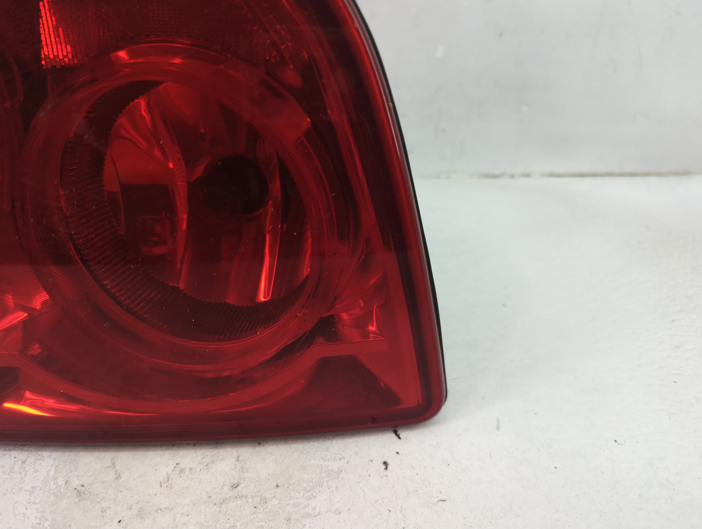2008-2012 Chevrolet Malibu Tail Light Assembly Passenger Right OEM Fits Fits 2008 2009 2010 2011 2012 OEM Used Auto Parts - 