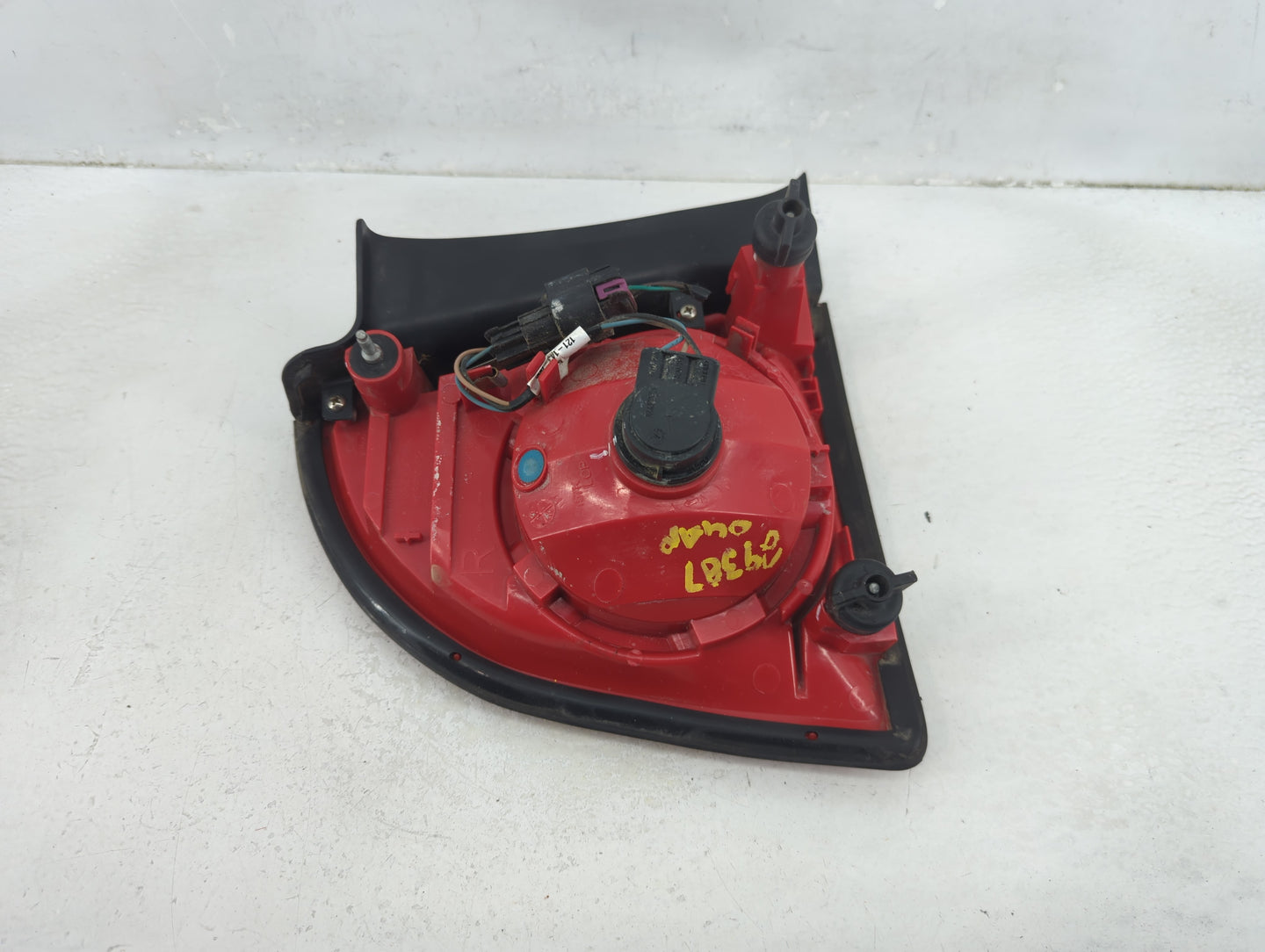 2008-2012 Chevrolet Malibu Tail Light Assembly Passenger Right OEM Fits Fits 2008 2009 2010 2011 2012 OEM Used Auto Parts - 