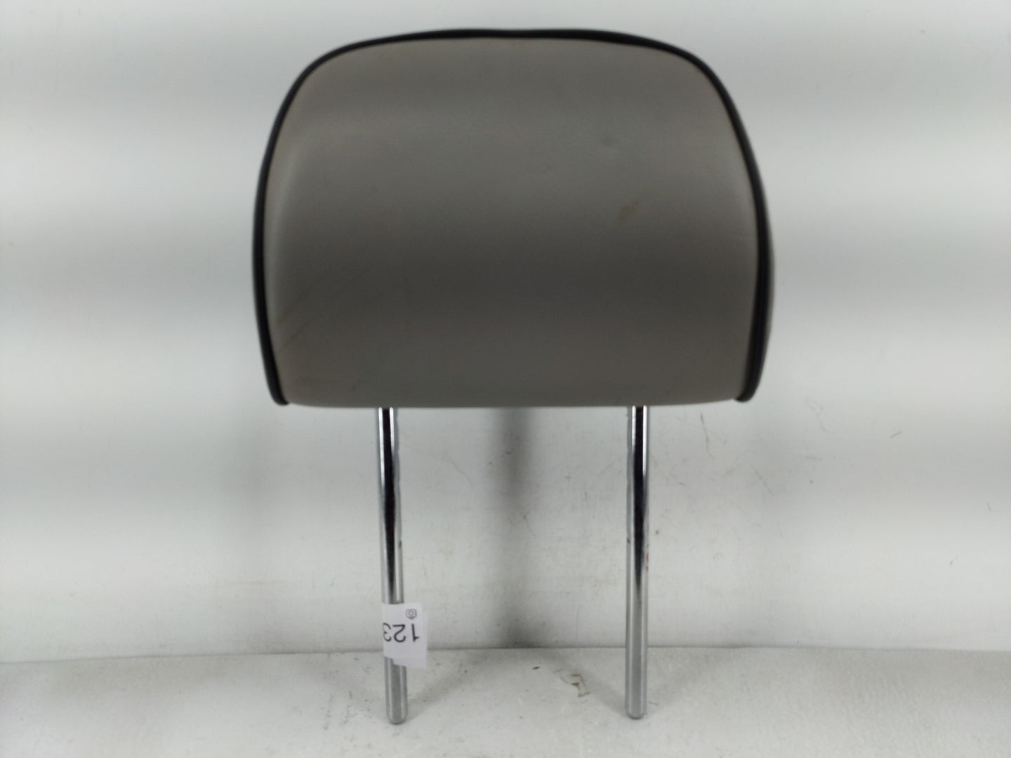 2011-2012 Chevrolet Malibu Headrest Head Rest Front Driver Passenger Seat Fits Fits 2011 2012 OEM Used Auto Parts - Oemuseda