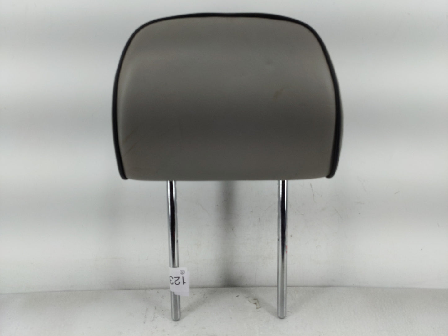 2011-2012 Chevrolet Malibu Headrest Head Rest Front Driver Passenger Seat Fits Fits 2011 2012 OEM Used Auto Parts - Oemuseda