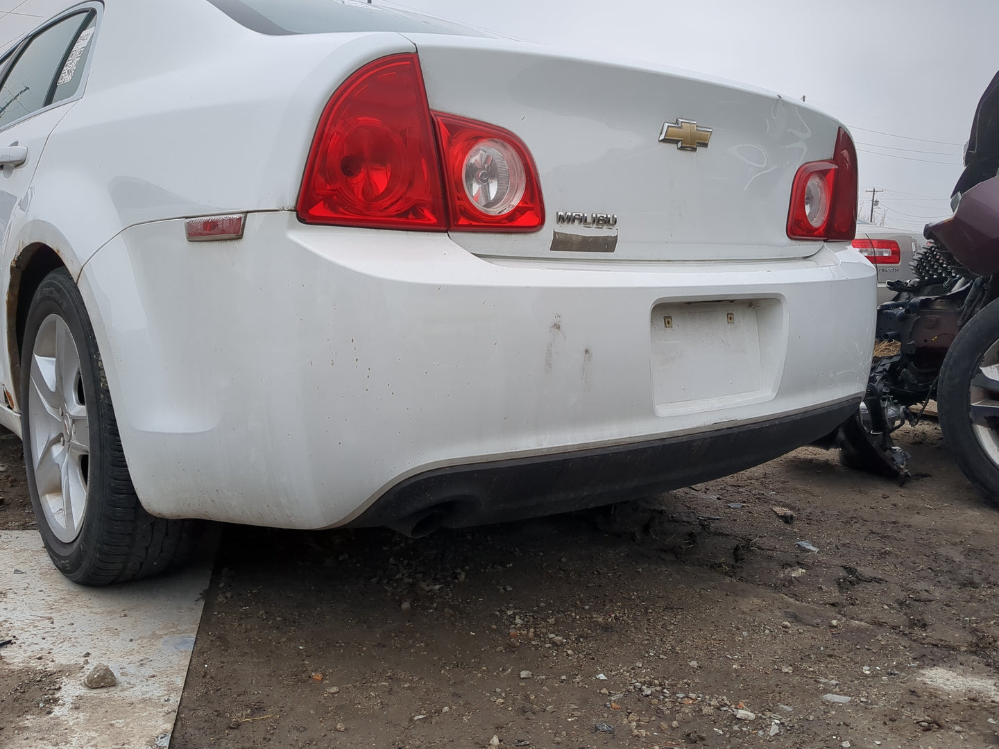 2011-2012 Chevrolet Malibu Rear Bumper Assembly Oem 1244952 - Oemusedautoparts1.com