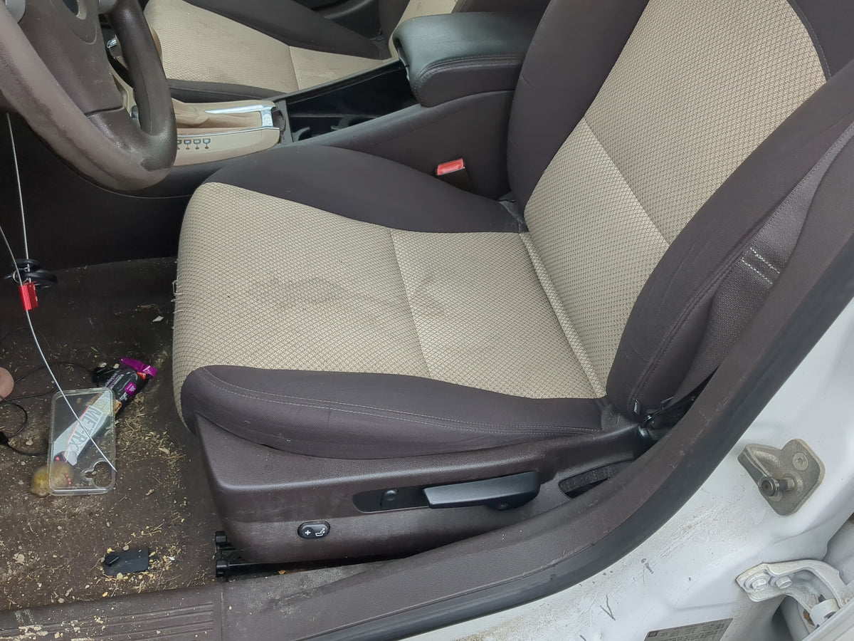 2011-2012 Chevrolet Malibu Driver Front Seat Oem 1245093 - Oemusedautoparts1.com