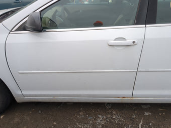 compare product 2008-2012 Chevrolet Malibu Driver Front Door Oem 1245098