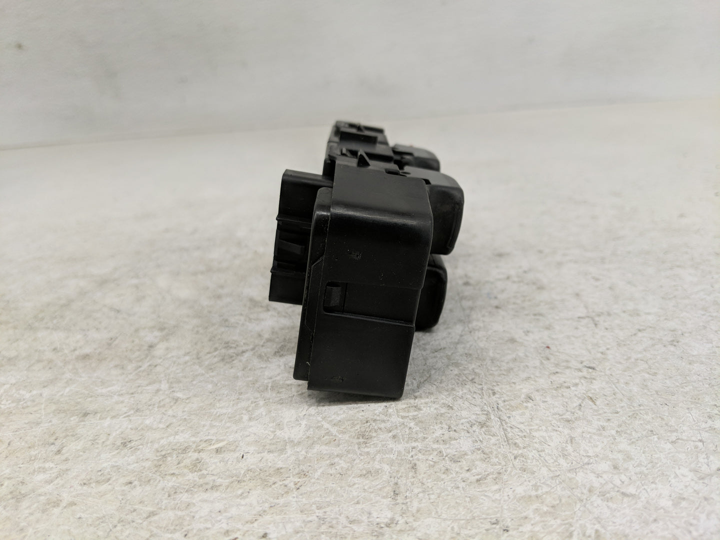 2010-2011 Chevrolet Malibu Master Power Window Switch Replacement Driver Side Left Fits Fits 2010 2011 OEM Used Auto Parts -