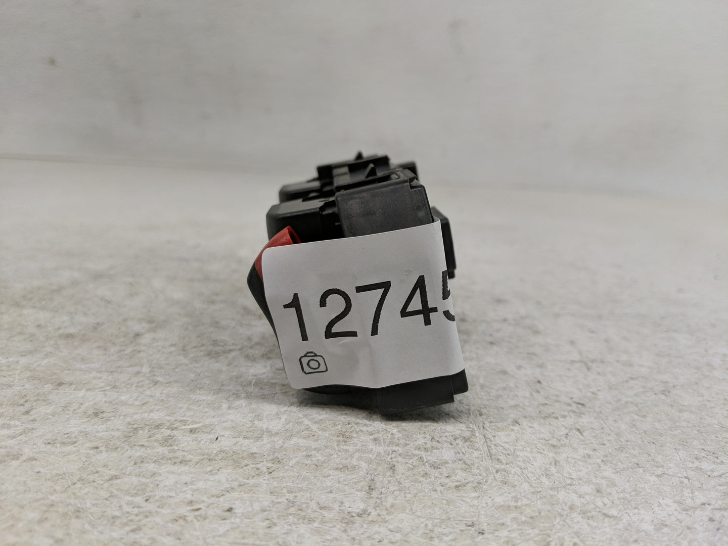 2010-2011 Chevrolet Malibu Master Power Window Switch Replacement Driver Side Left Fits Fits 2010 2011 OEM Used Auto Parts -